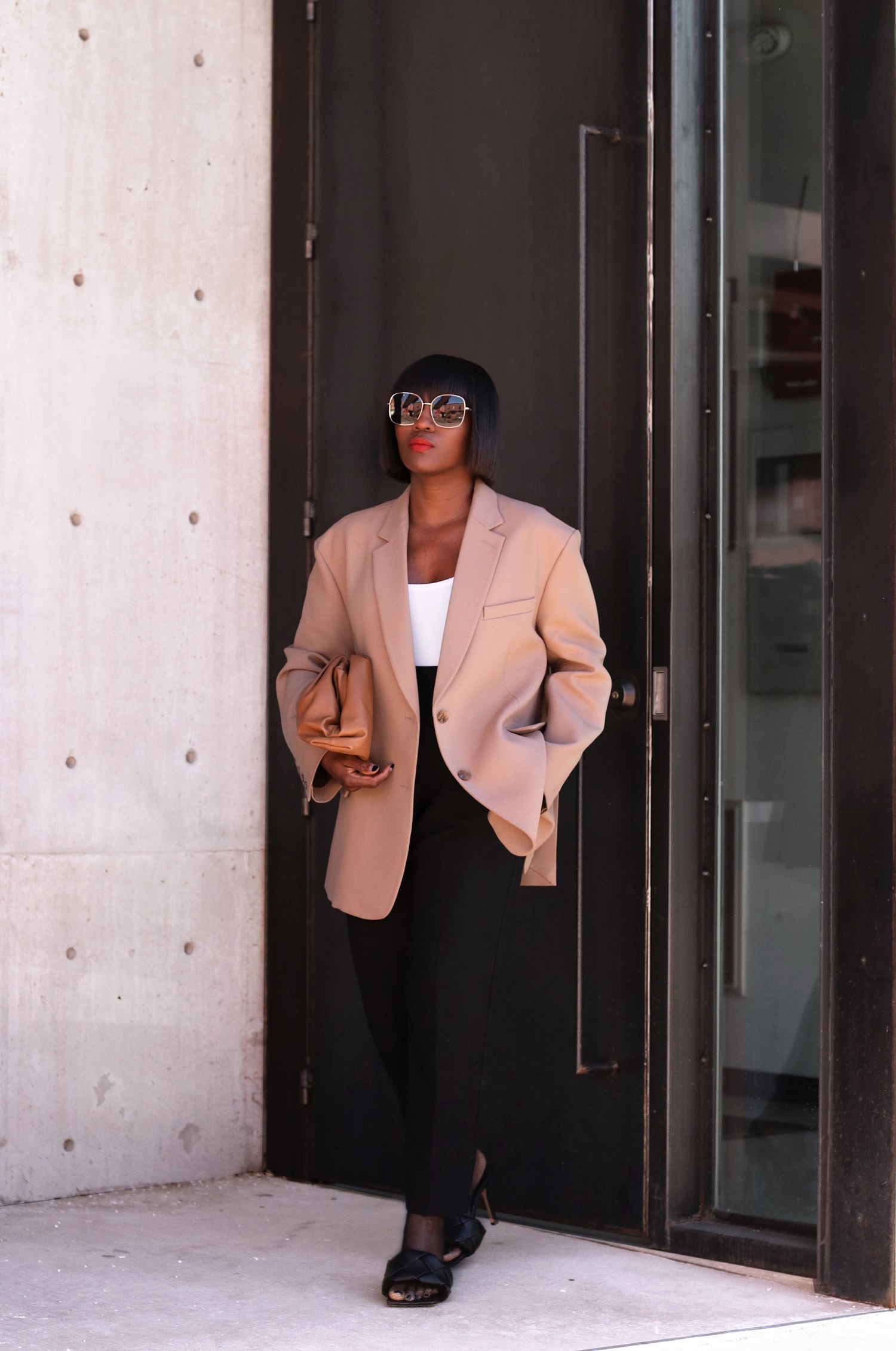 HOW TO STYLE: BLACK OVERSIZED BLAZERS